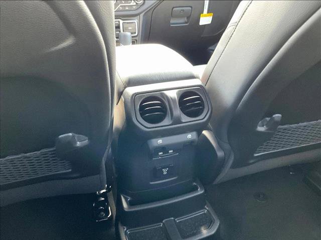 New 2027 Jeep Wrangler Unlimited Sahara AWD/4WD image 15