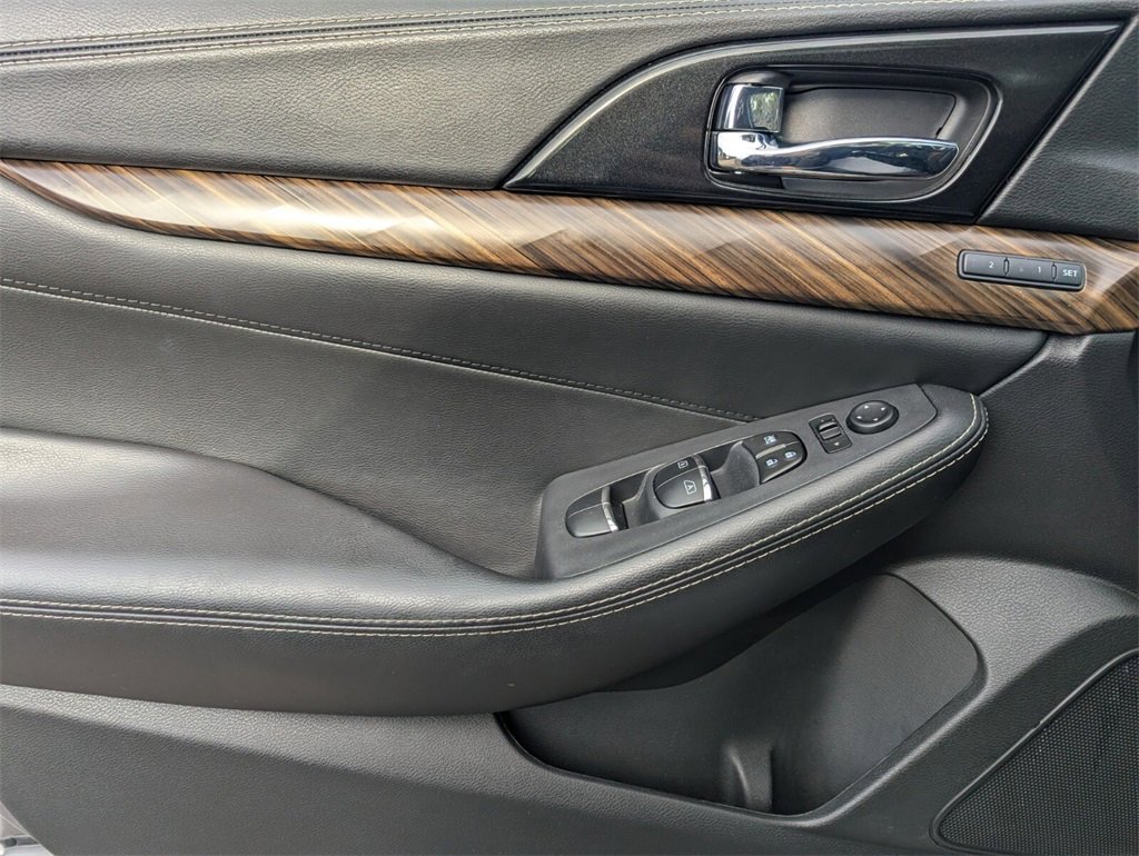 Used 2018 Nissan Maxima Platinum image 26