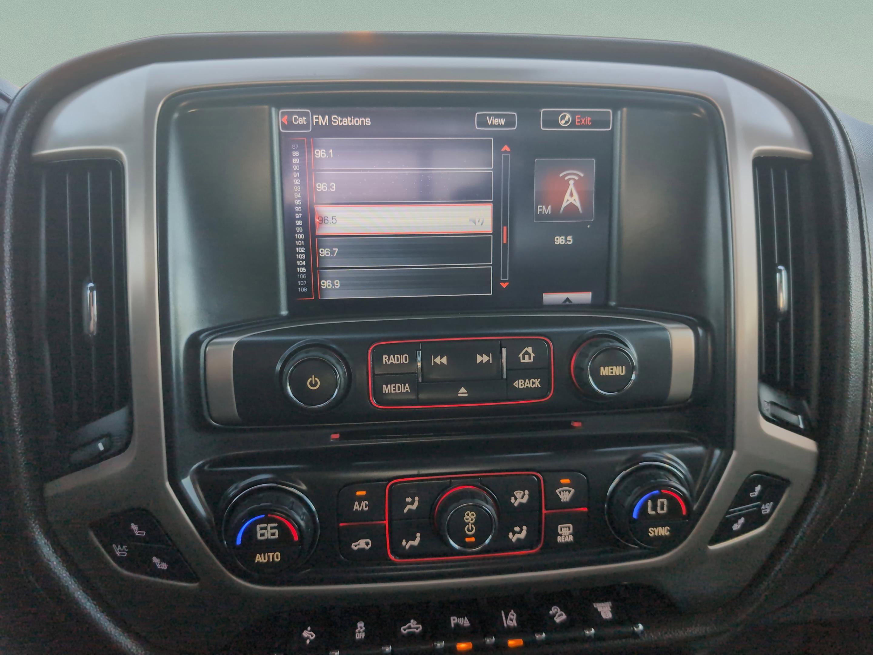 Used 2015 GMC Sierra 2500 Denali w/ Duramax Plus Package image 27