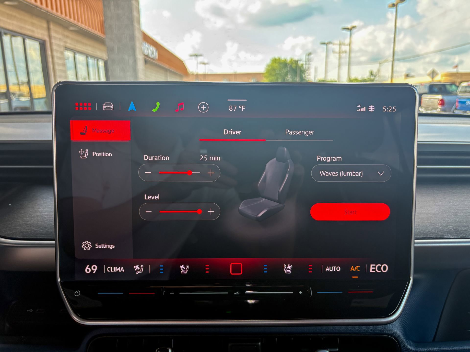 Used 2025 Volkswagen ID. Buzz Pro S RWD image 15