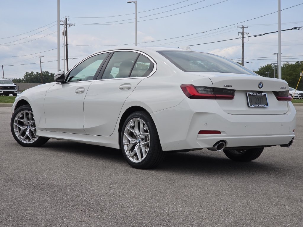 Used 2025 BMW 330i xDrive Sedan AWD/4WD image 8