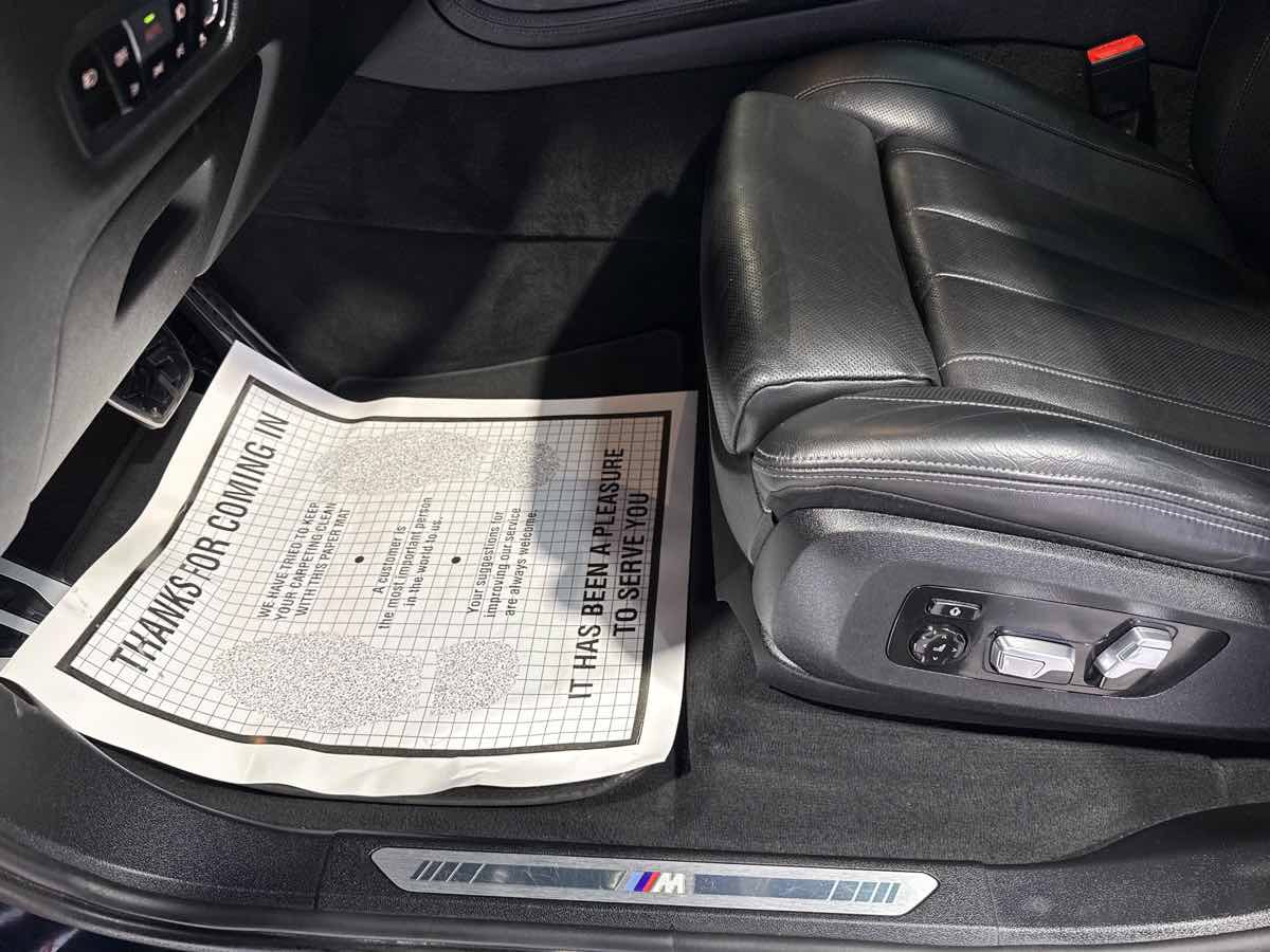 Used 2022 BMW X7 xDrive40i w/ M Sport Package AWD/4WD image 30