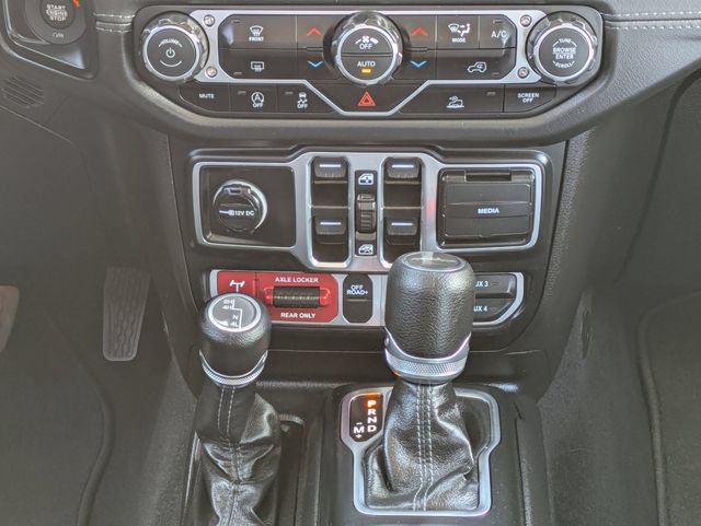 Used 2026 Jeep Gladiator Mojave AWD/4WD image 16