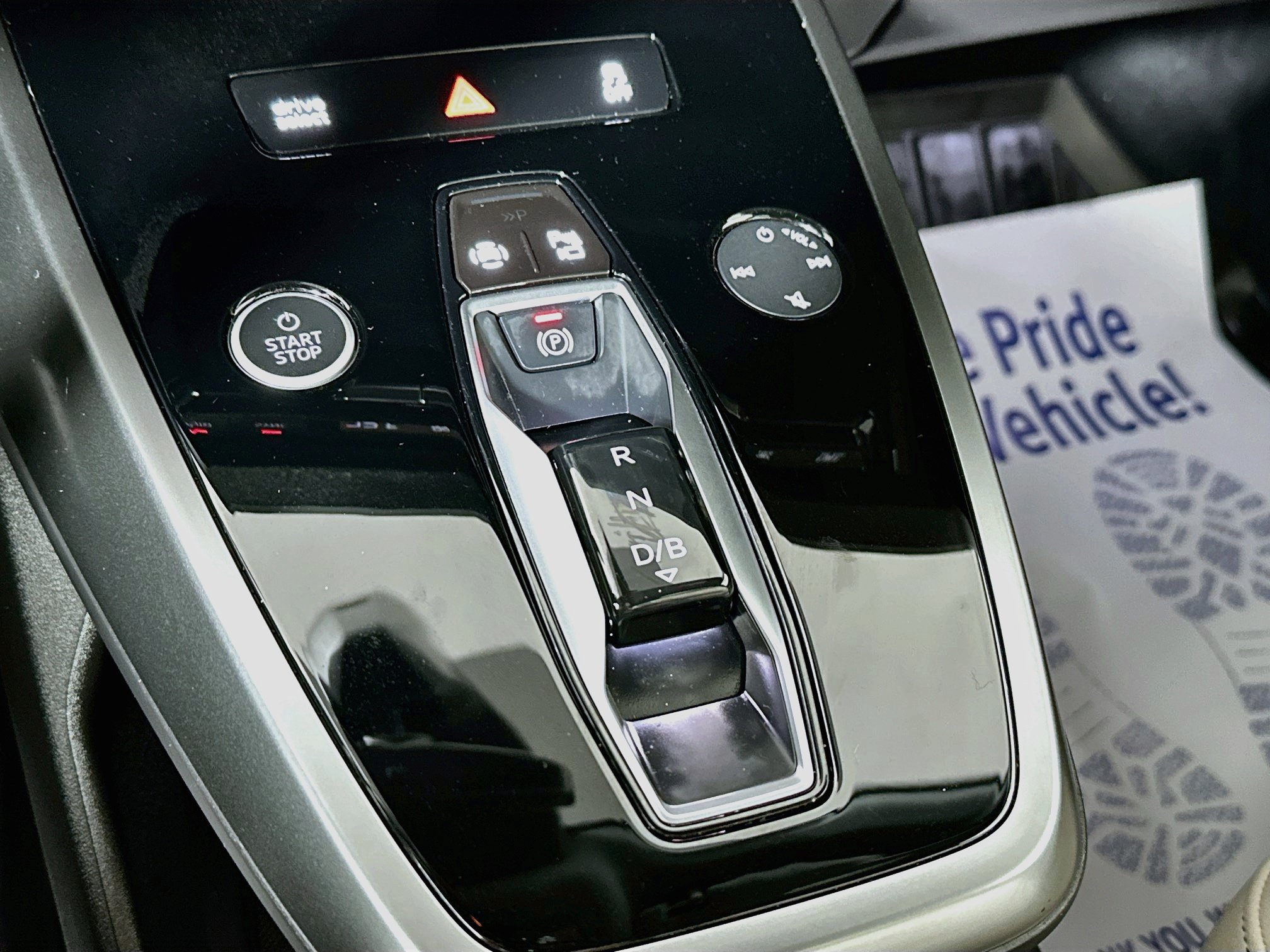 Certified 2023 Audi Q4 e-tron Prestige AWD/4WD image 17