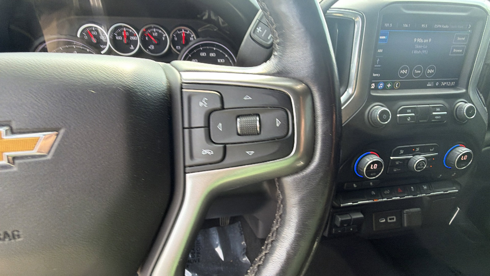 Used 2021 Chevrolet Silverado 1500 LT image 28