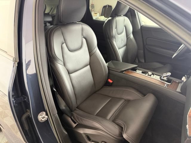Used 2023 Volvo XC60 B6 Ultimate w/ Protection Package Premier AWD/4WD image 24