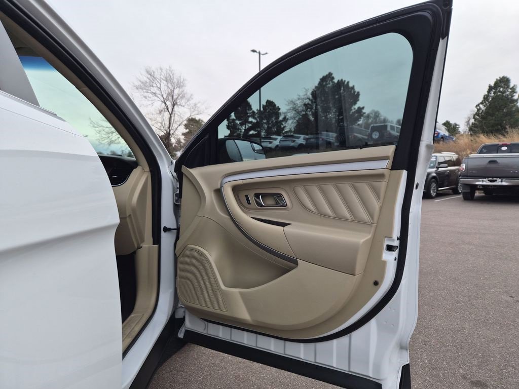 Used 2019 Ford Taurus SE image 28