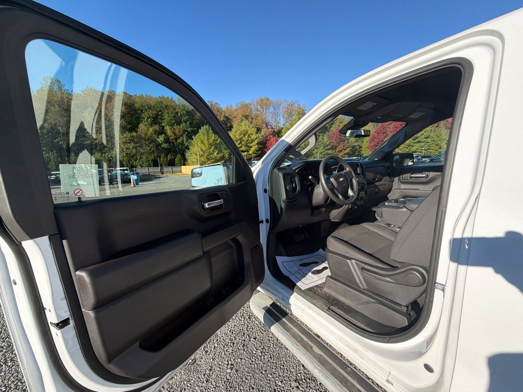 Used 2025 Chevrolet Silverado 1500 W/T RWD image 14
