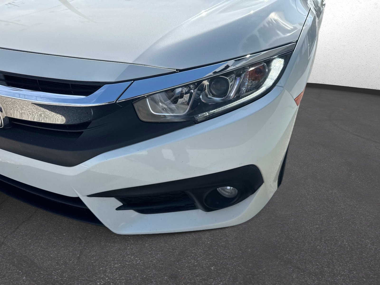 Used 2017 Honda Civic EX-L image 9