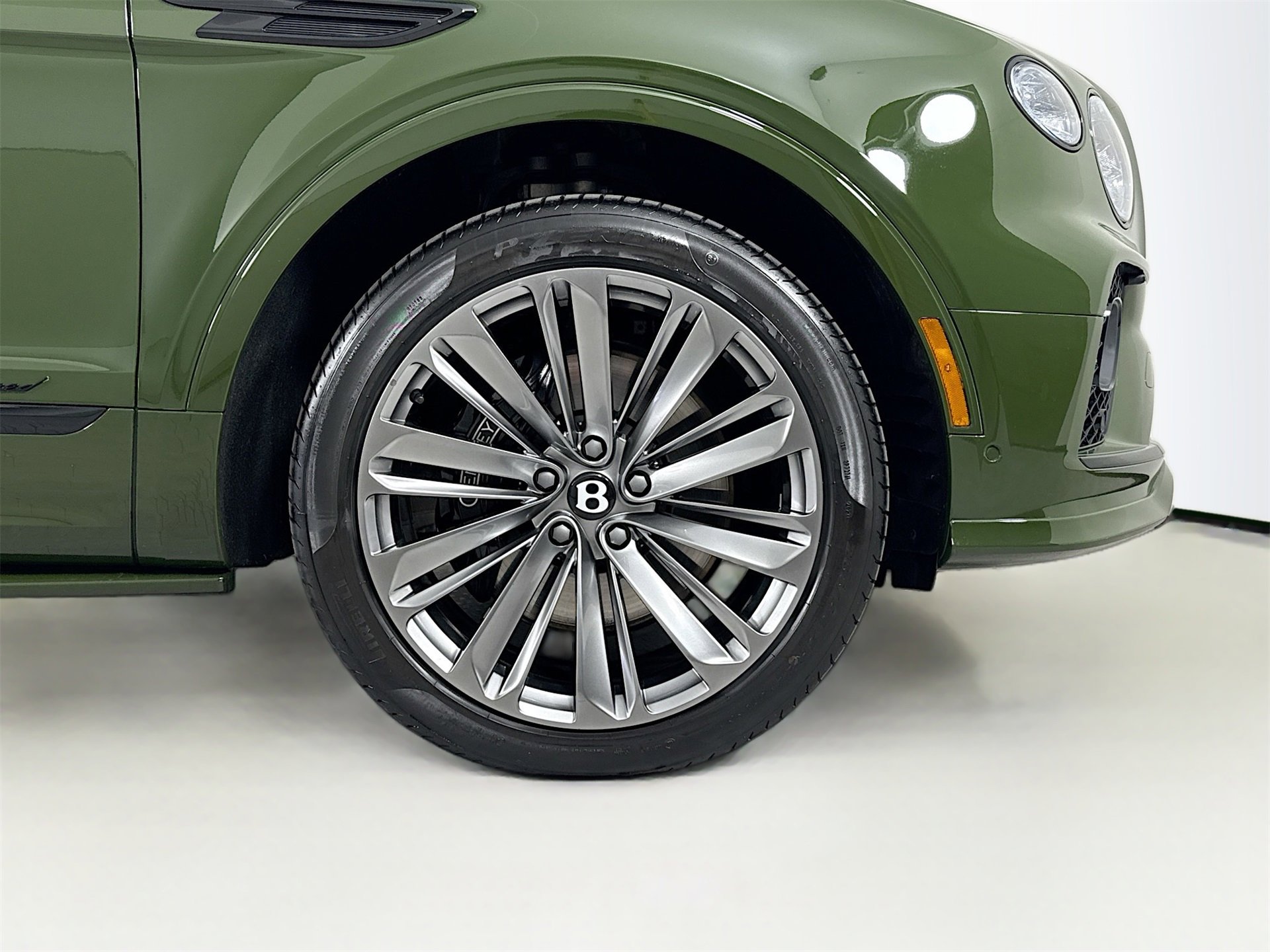 Used 2023 Bentley Bentayga Speed image 29
