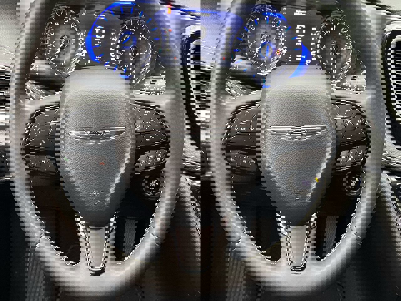 Used 2022 Chrysler Pacifica Touring AWD/4WD image 14