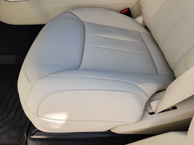 New 2026 Land Rover Range Rover Long Wheelbase SE AWD/4WD image 17