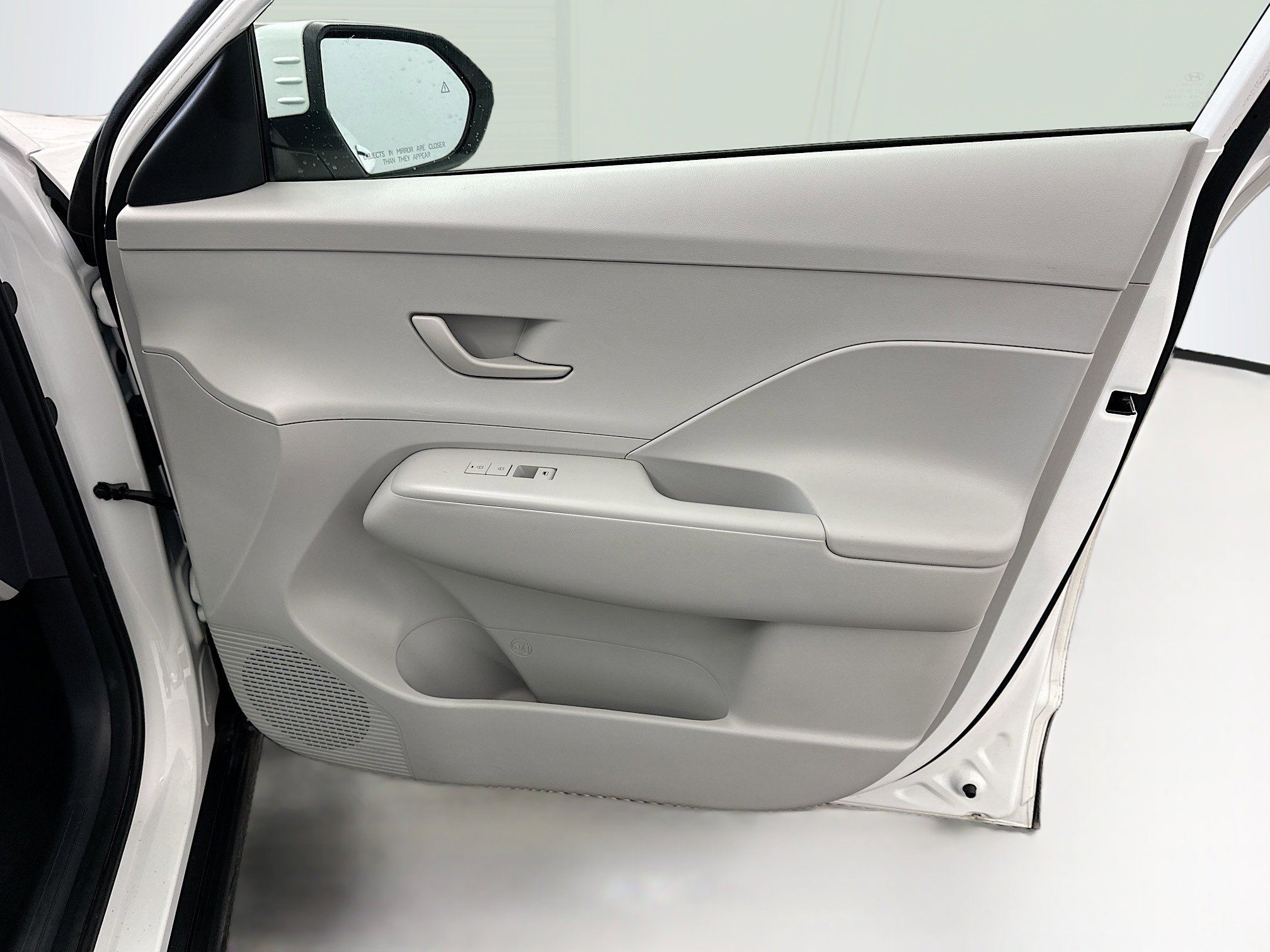 Used 2025 Hyundai Kona SEL image 33