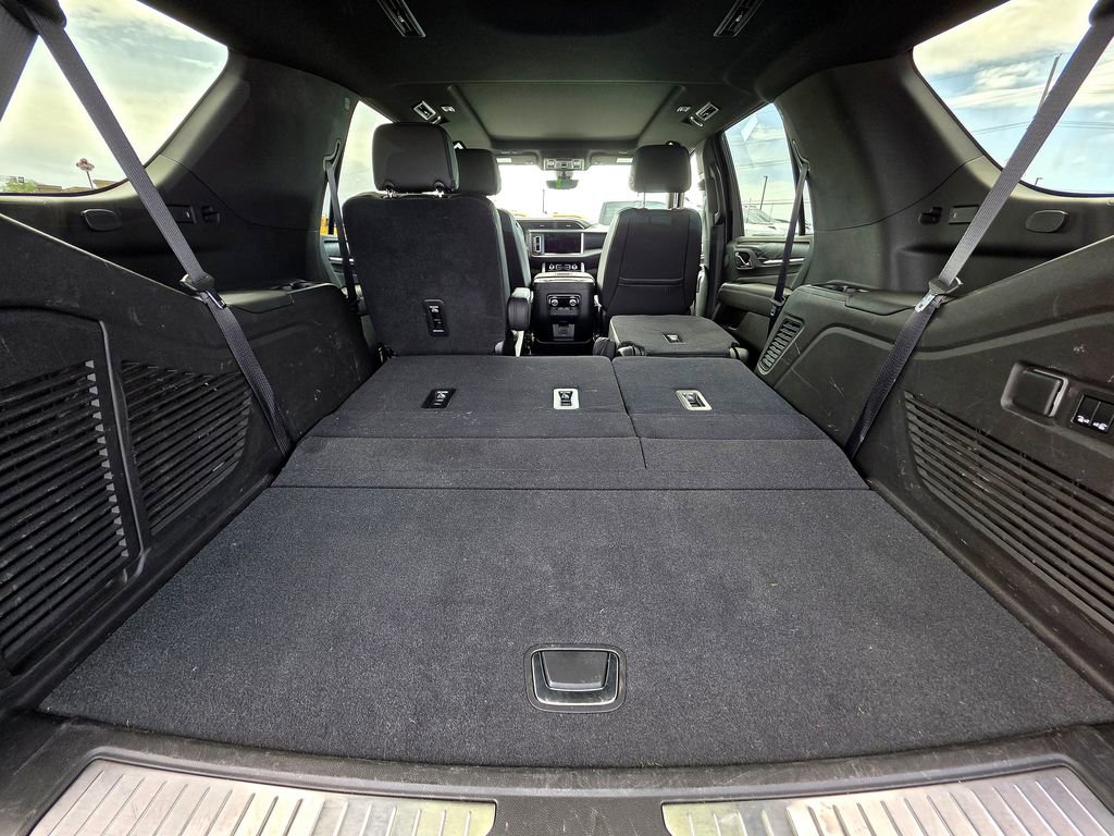 Used 2021 GMC Yukon Denali w/ Denali Premium Package AWD/4WD image 10