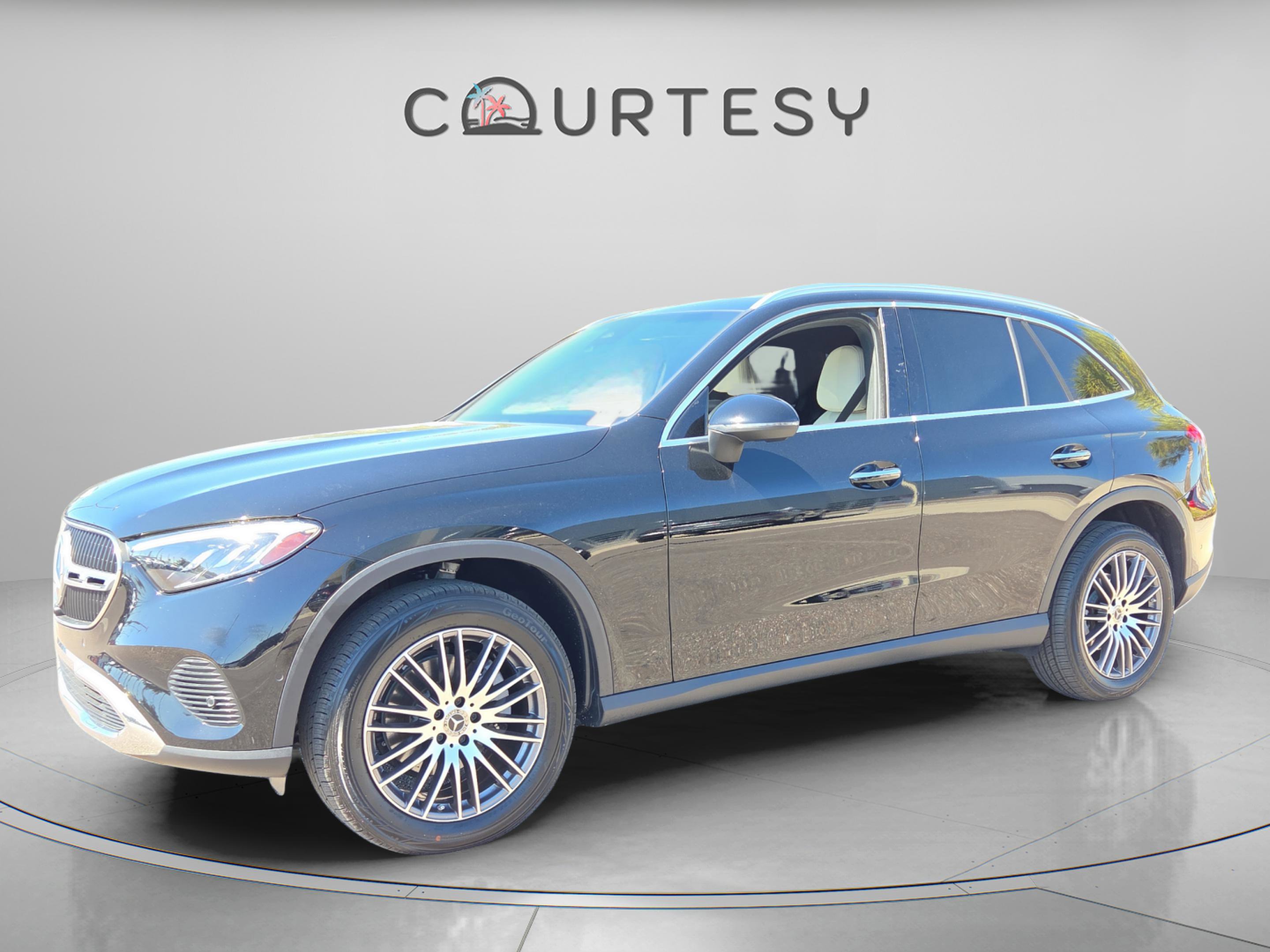 Used 2024 Mercedes-Benz GLC 300 GLC 300 4MATIC image 1