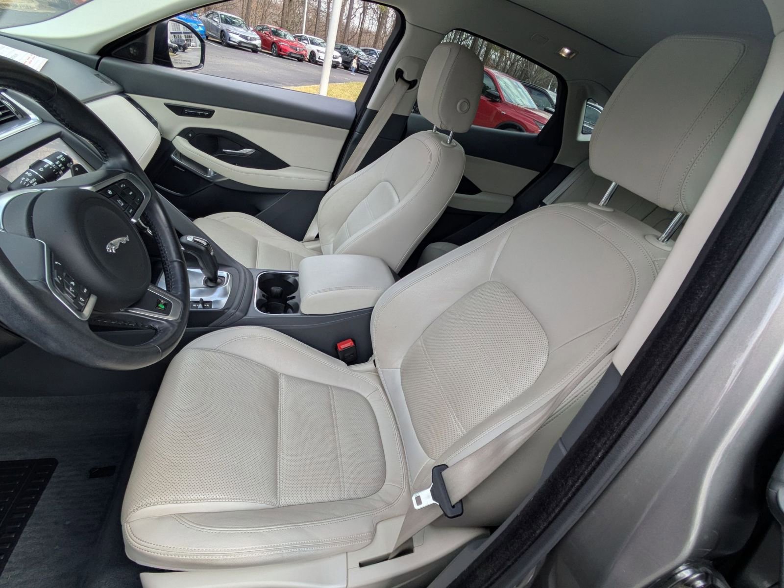 Used 2020 Jaguar E-PACE SE image 19