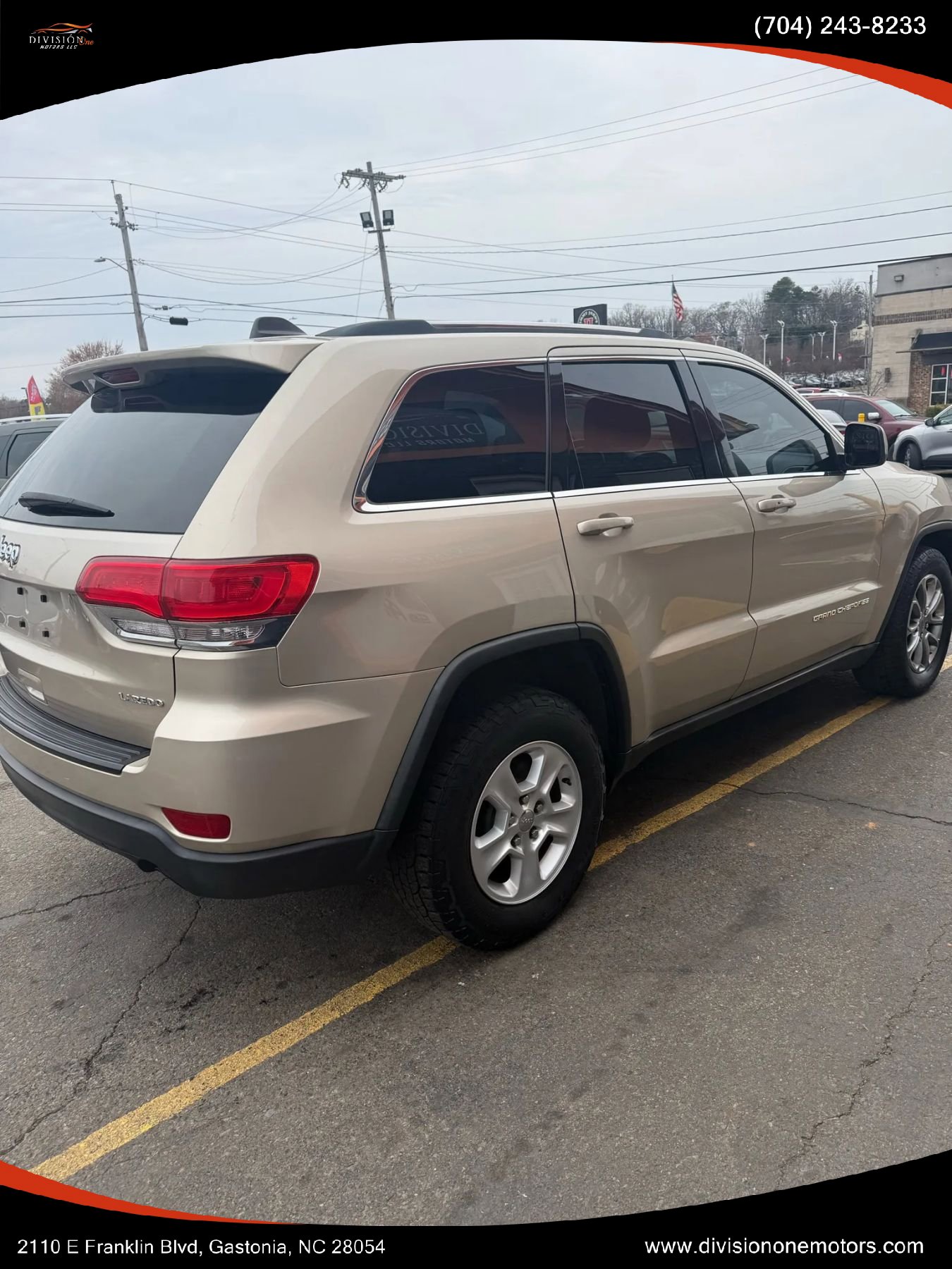 Used 2014 Jeep Grand Cherokee Laredo w/ 18" Wheel & 8.4" Radio Group AWD/4WD image 4