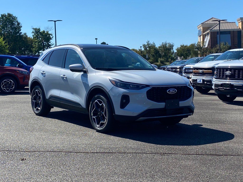 New 2026 Ford Escape Platinum w/ Premium Technology Package image 2