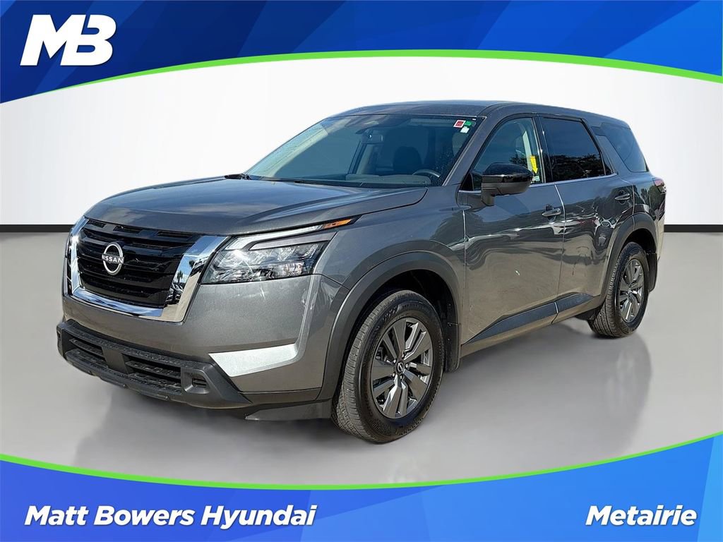 Used 2025 Nissan Pathfinder S image 1