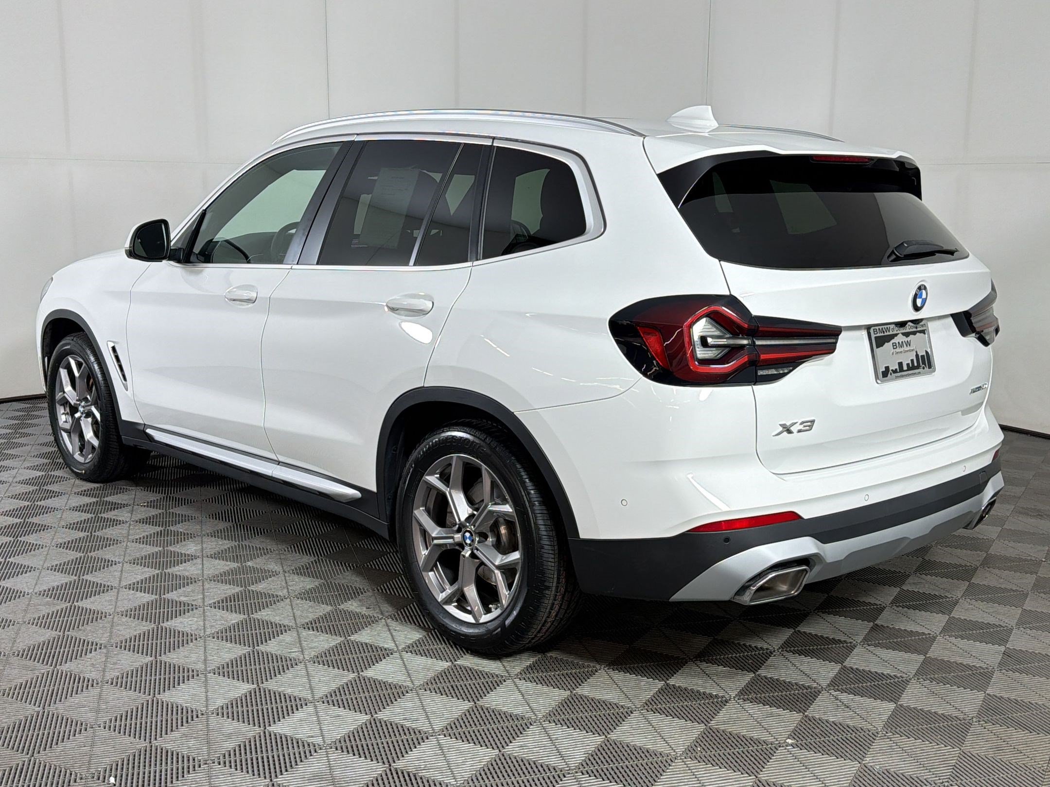 Certified 2023 BMW X3 xDrive30i w/ Premium Package AWD/4WD image 3