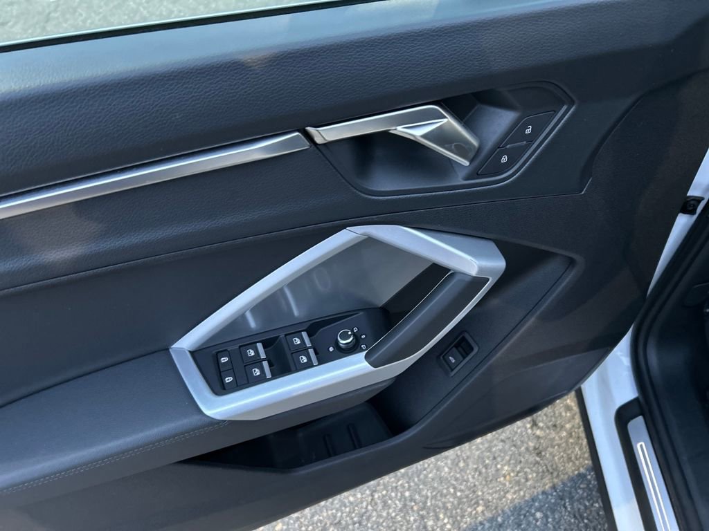 Used 2025 Audi Q3 2.0T Premium image 13