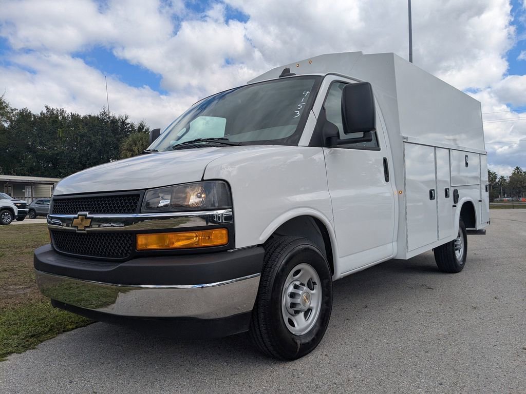 New 2025 Chevrolet Express 3500 w/ Power Convenience Package image 10