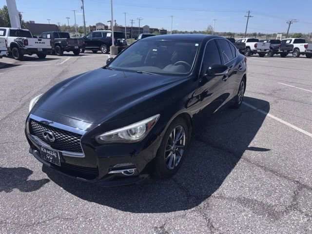 Used 2017 INFINITI Q50 Signature Edition w/ All Weather Package (L93) AWD/4WD image 1