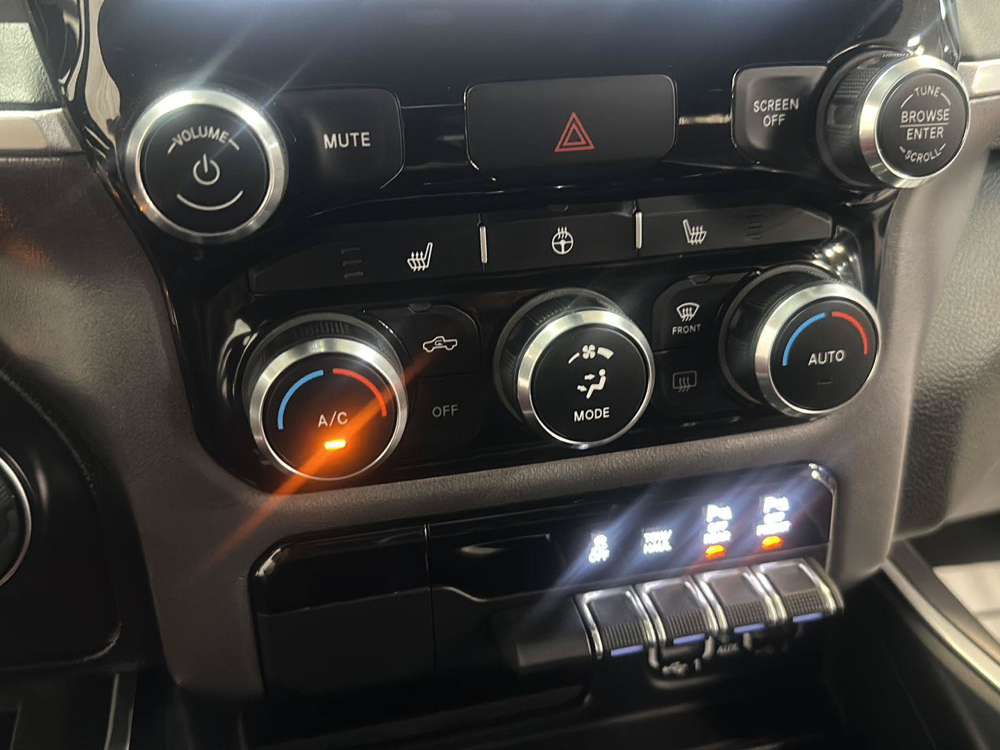Used 2021 RAM 1500 Big Horn AWD/4WD image 27