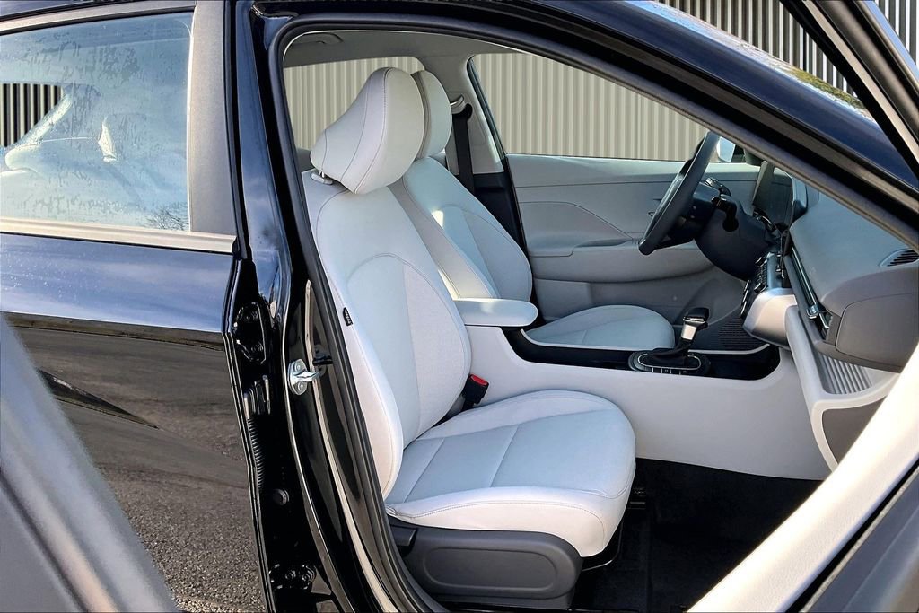 New 2026 Hyundai Kona SE image 9