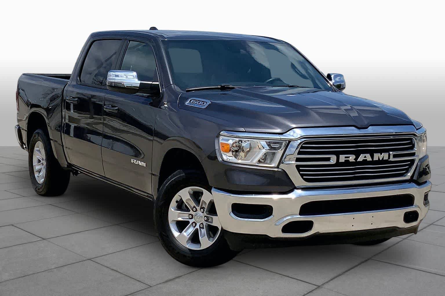 Used 2024 RAM 1500 Laramie AWD/4WD image 3