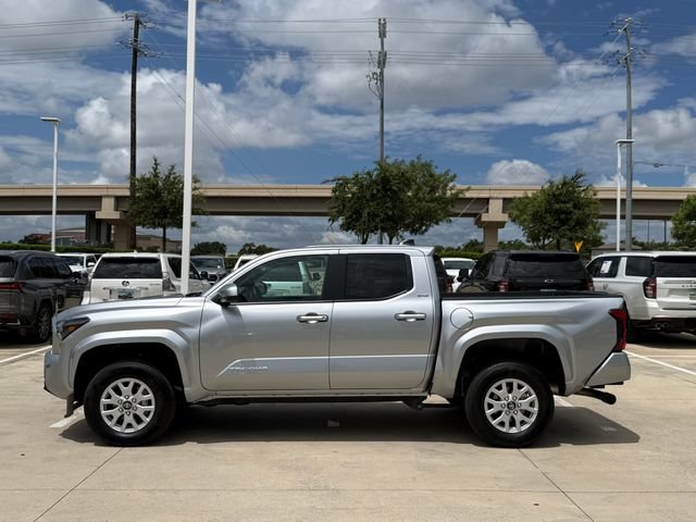 Used 2026 Toyota Tacoma SR5 AWD/4WD image 7