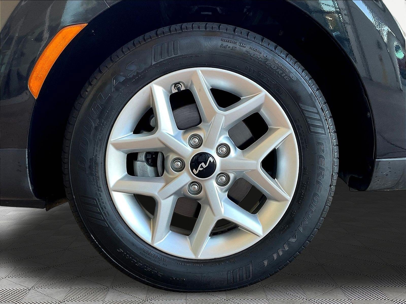 Used 2023 Kia Soul LX w/ LX Technology Package FWD image 30