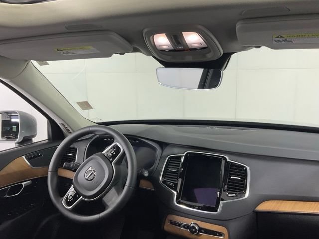 Certified 2025 Volvo XC90 T8 Plus AWD/4WD image 31