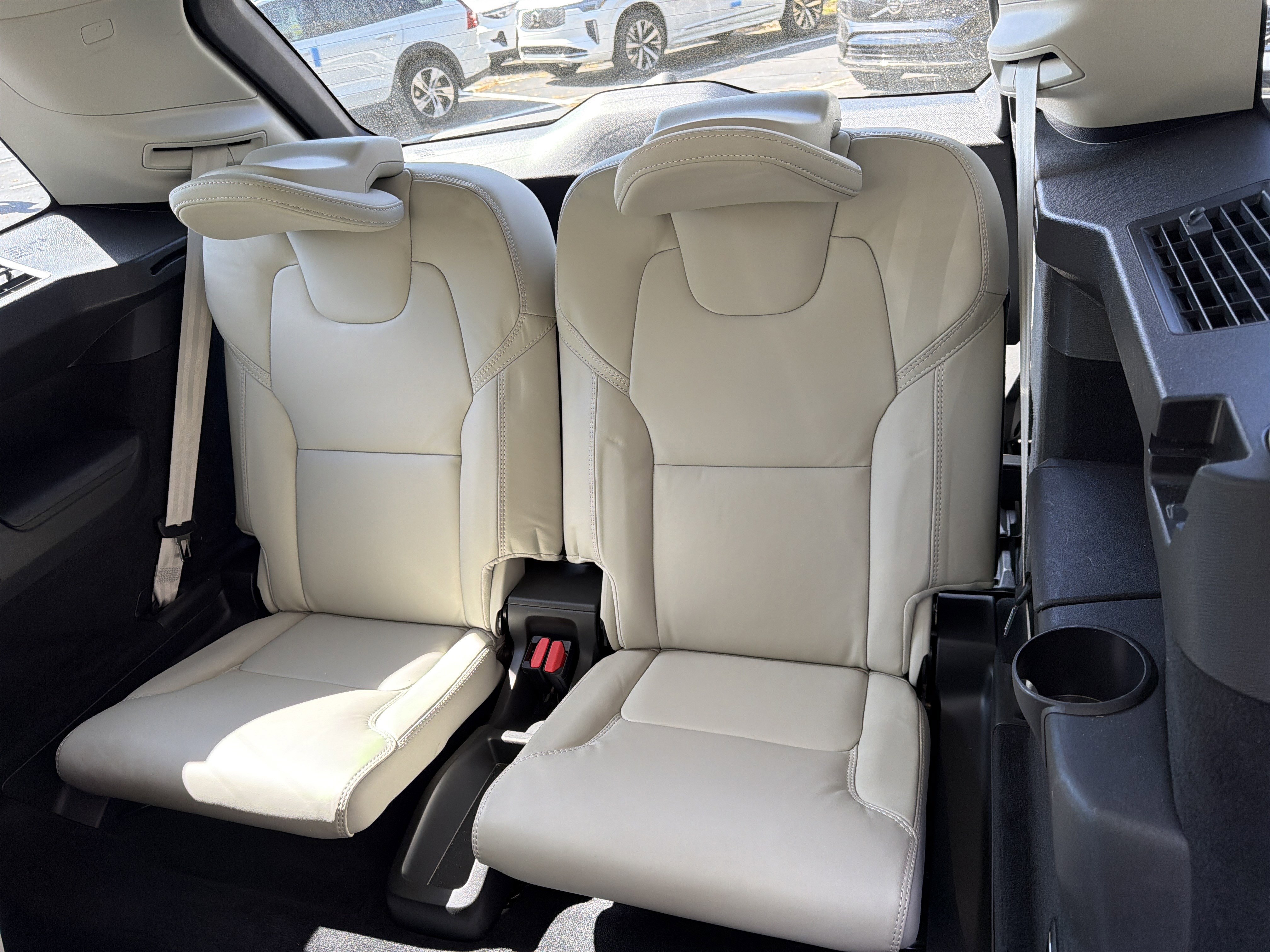 Certified 2023 Volvo XC90 T8 Ultimate w/ Protection Package image 33
