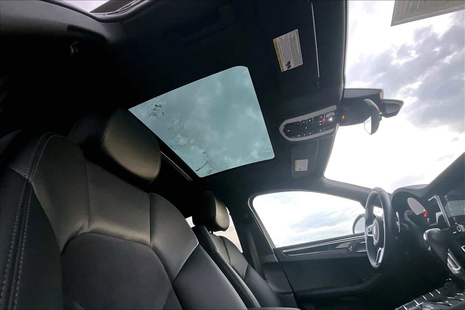 Used 2021 Porsche Macan image 28