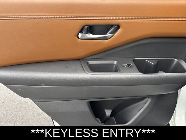 Used 2024 Nissan Pathfinder Platinum AWD/4WD image 12