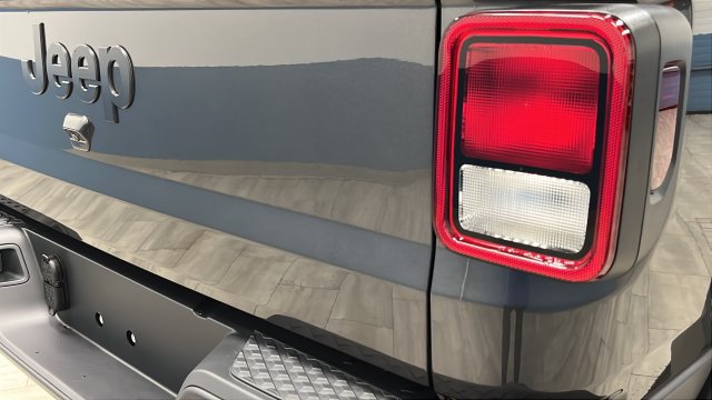 New 2026 Jeep Gladiator Sport AWD/4WD image 38