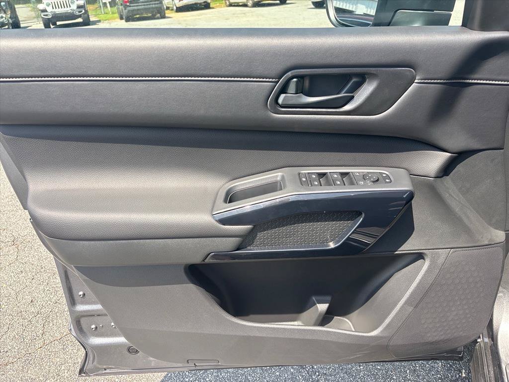 New 2026 Nissan Pathfinder SV FWD image 8