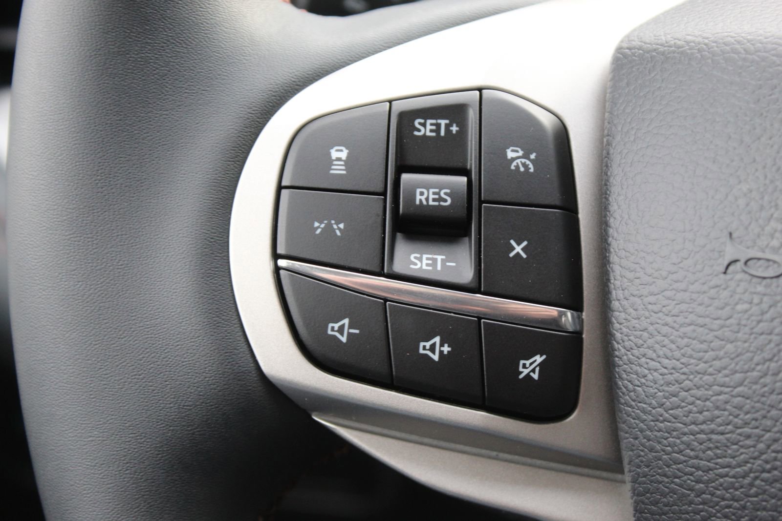 New 2026 Ford Explorer Active image 24