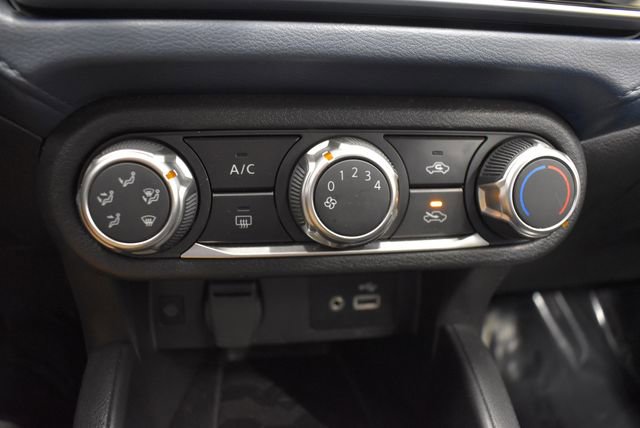 Used 2025 Nissan Versa SV image 28