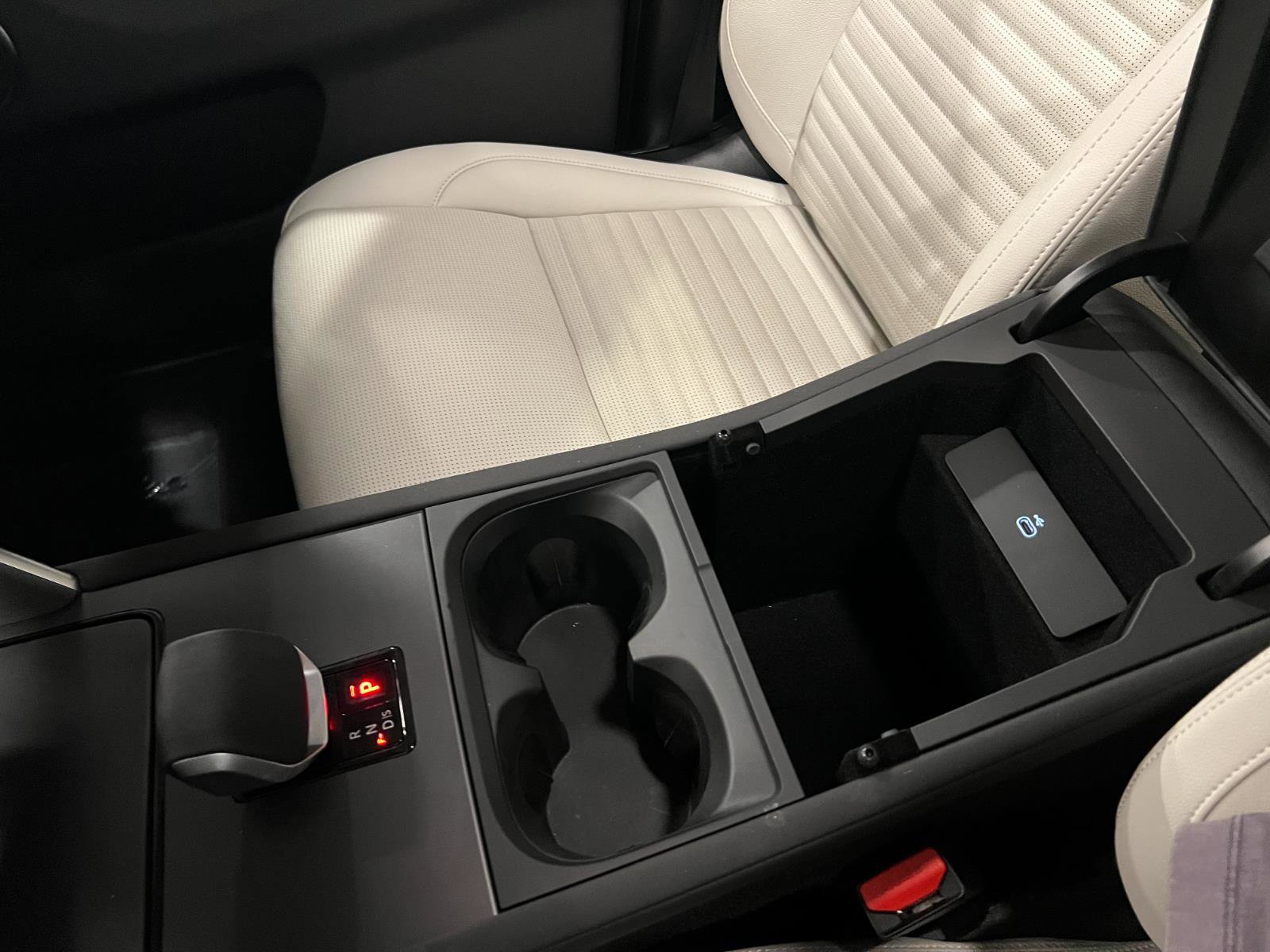 Used 2025 Land Rover Discovery Sport S image 18