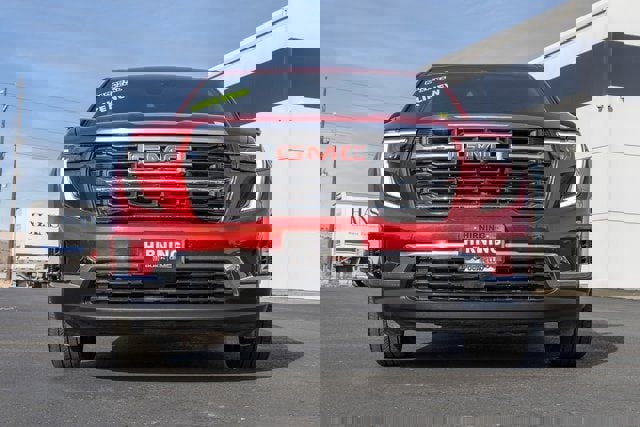 Used 2025 GMC Acadia Elevation image 29