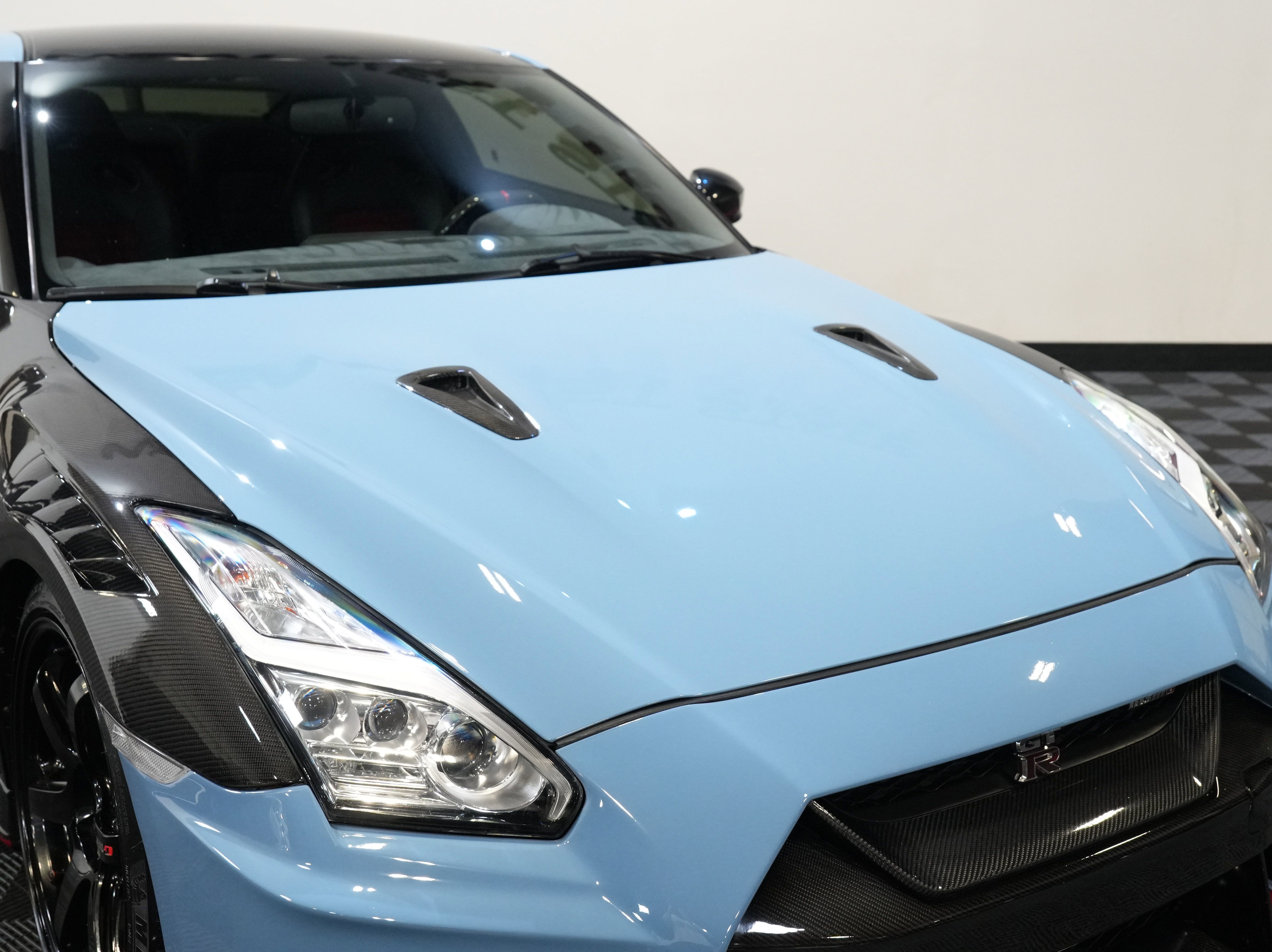 Used 2017 Nissan GT-R NISMO AWD/4WD image 13
