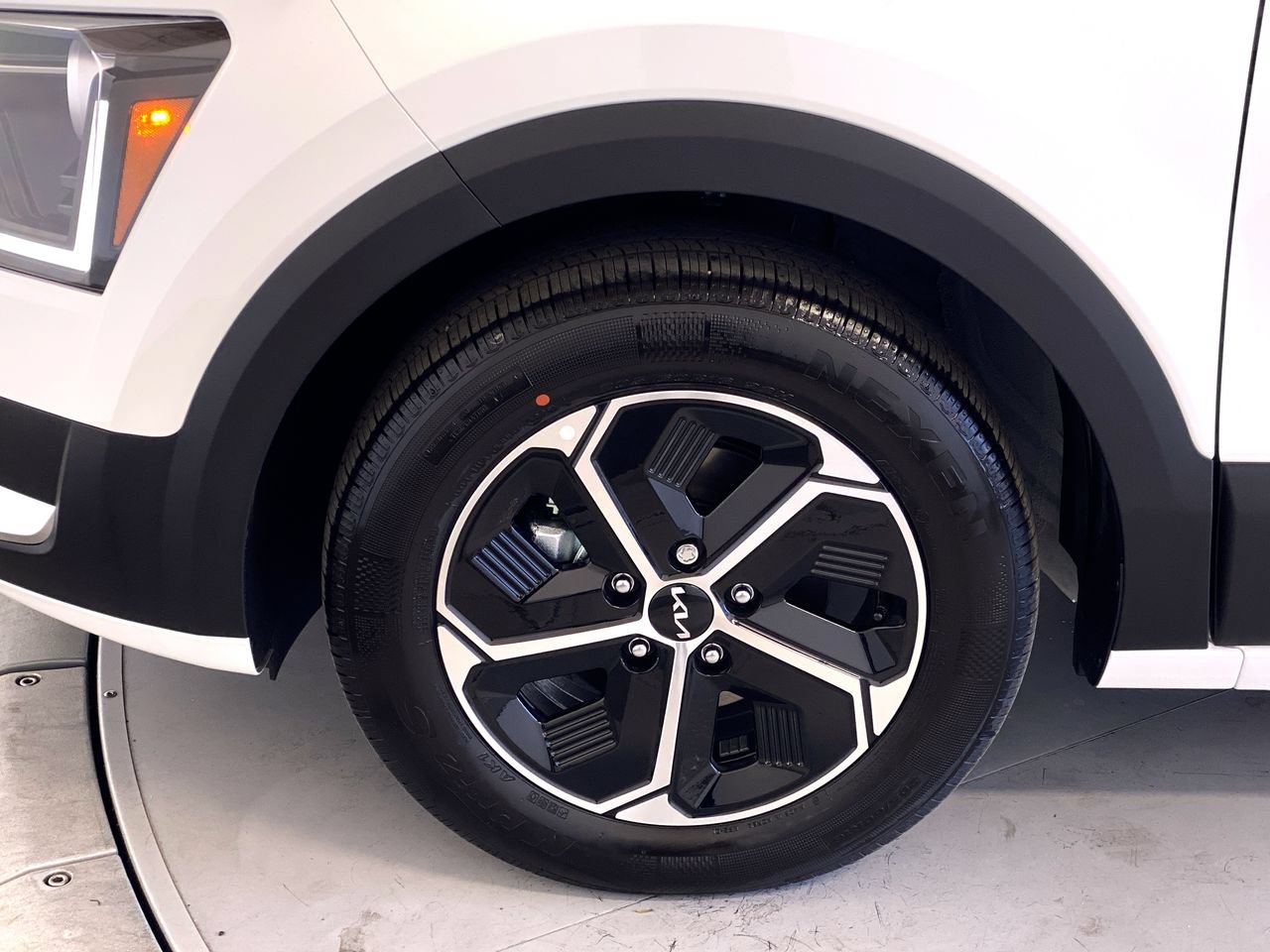 New 2026 Kia Niro EX w/ EX Premium Package FWD image 12
