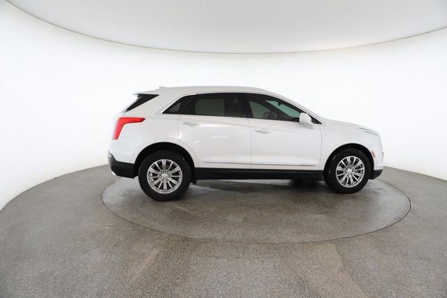 Used 2017 Cadillac XT5 Luxury w/ Driver Awareness Package image 21