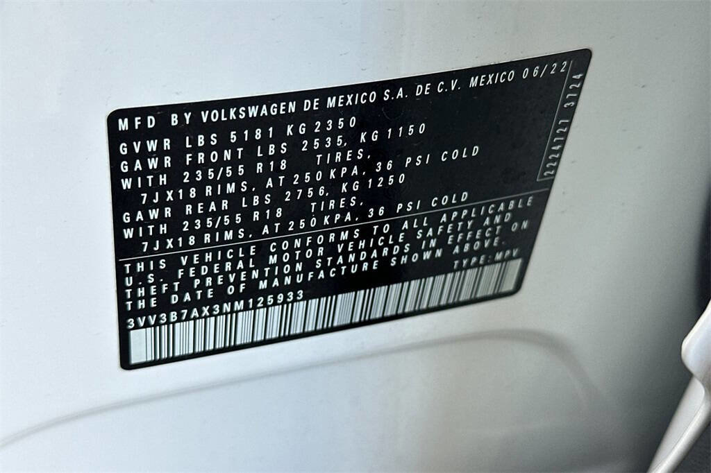 Used 2022 Volkswagen Tiguan SE image 31