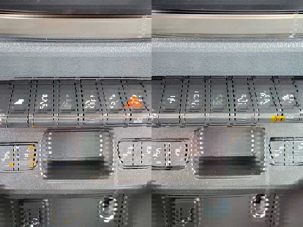 Used 2021 Chevrolet Colorado Z71 AWD/4WD image 30