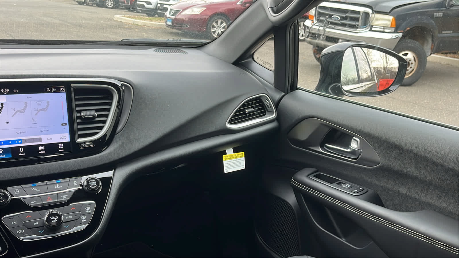 New 2026 Chrysler Voyager LX FWD image 21