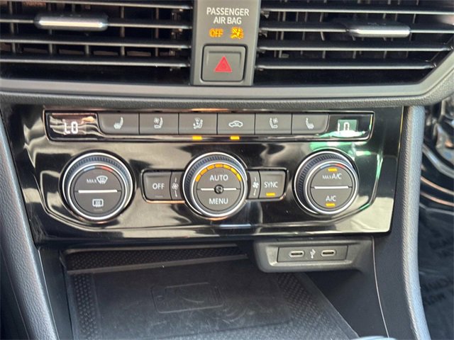 Certified 2022 Volkswagen Jetta SEL image 25