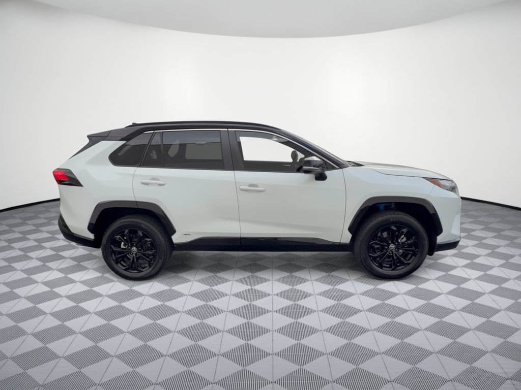 Used 2023 Toyota RAV4 XSE AWD/4WD image 8